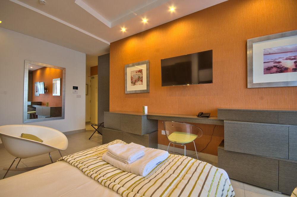 Jules Suites Saint Julian's Exterior photo